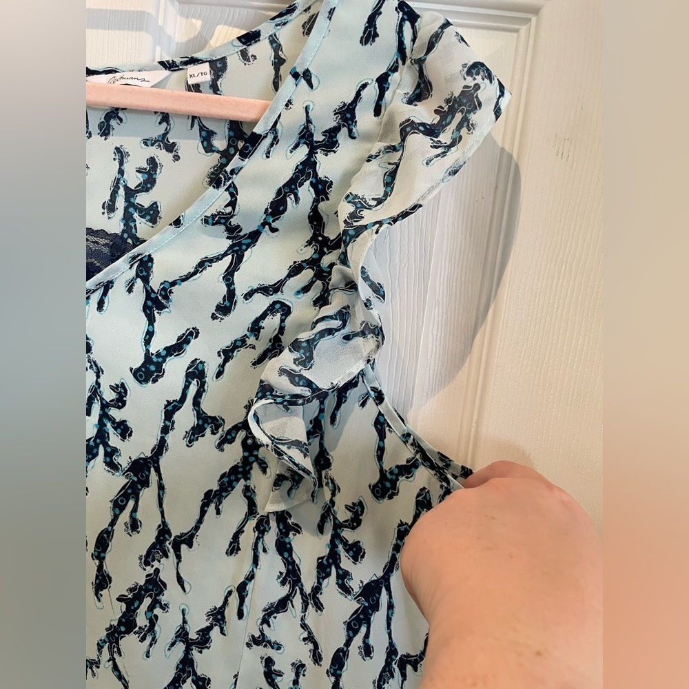 Beautiful blouse tank - Picture 3 of 4